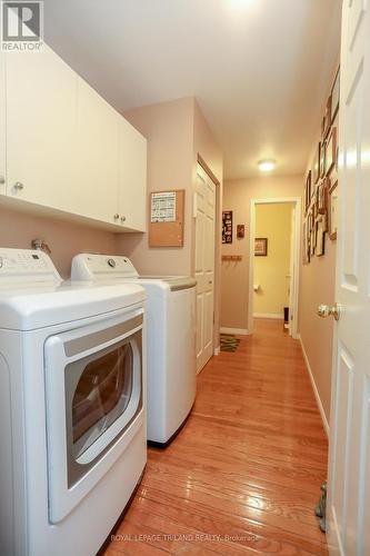 83 Barrydale Crescent, London, ON - Indoor Photo Showing Laundry Room