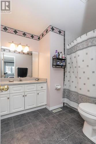 83 Barrydale Crescent, London, ON - Indoor Photo Showing Bathroom