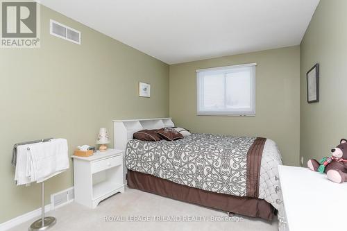 83 Barrydale Crescent, London, ON - Indoor Photo Showing Bedroom