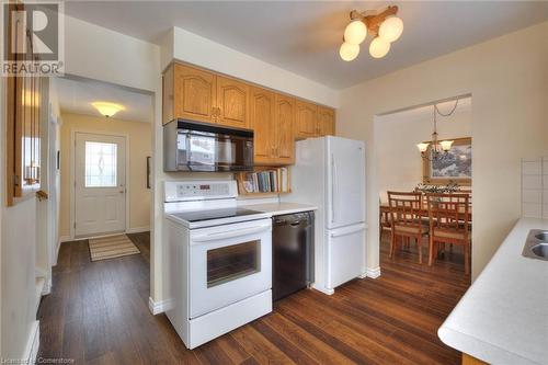 145 Hickson Drive, Kitchener, ON - Indoor Photo Showing Kitchen