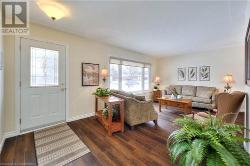 145 Hickson Drive, Kitchener, ON - Indoor Photo Showing Living Room