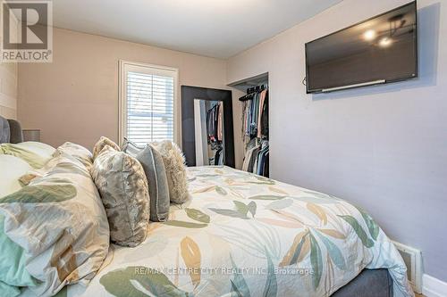 1564 Hartlet Street, London, ON - Indoor Photo Showing Bedroom