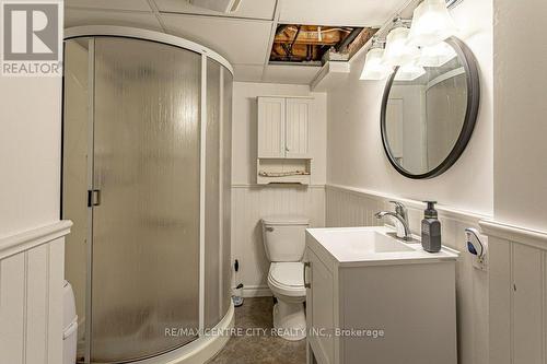 1564 Hartlet Street, London, ON - Indoor Photo Showing Bathroom