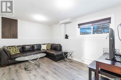 1227 Hargreaves Way, Saskatoon, SK - Indoor Photo Showing Living Room