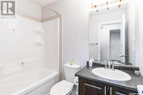 1227 Hargreaves Way, Saskatoon, SK - Indoor Photo Showing Bathroom