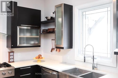 775 Colborne Street, London, ON - Indoor Photo Showing Kitchen With Double Sink With Upgraded Kitchen