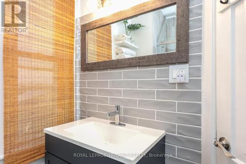 775 Colborne Street, London, ON - Indoor Photo Showing Bathroom