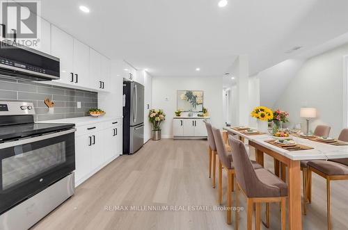 124 Church Street, Kitchener, ON - Indoor Photo Showing Kitchen With Upgraded Kitchen