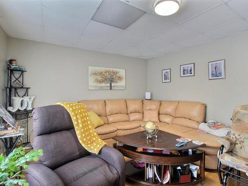 Salon - 31  - 35 Rue Perreault E., Rouyn-Noranda, QC - Indoor Photo Showing Living Room