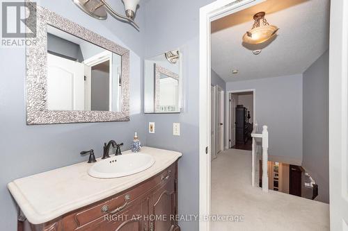 32 Ellisson Way, Ottawa, ON - Indoor Photo Showing Bathroom