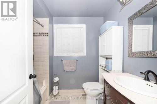 32 Ellisson Way, Ottawa, ON - Indoor Photo Showing Bathroom