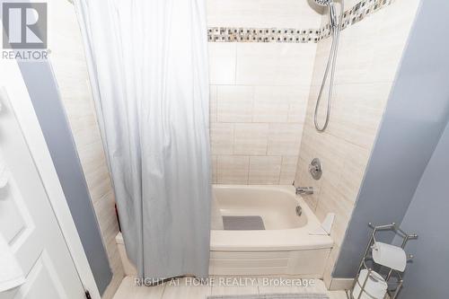 32 Ellisson Way, Ottawa, ON - Indoor Photo Showing Bathroom