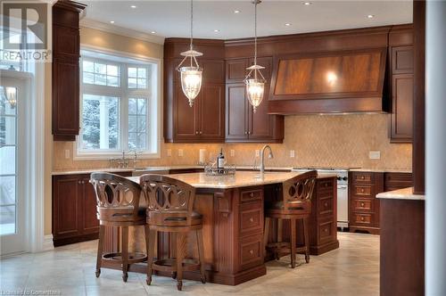 372 River Oak Place, Waterloo, ON - Indoor Photo Showing Kitchen With Upgraded Kitchen