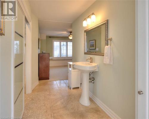 372 River Oak Place, Waterloo, ON - Indoor Photo Showing Bathroom