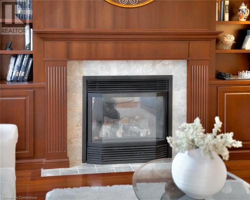 372 River Oak Place, Waterloo, ON - Indoor Photo Showing Living Room With Fireplace