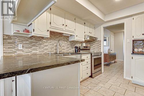 1049 Mahogany Crescent, London, ON - Indoor Photo Showing Kitchen