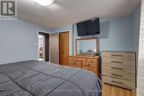 84 Amy Crescent, London, ON - Indoor Photo Showing Bedroom