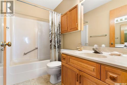 4028 Garnet Street, Regina, SK - Indoor Photo Showing Bathroom