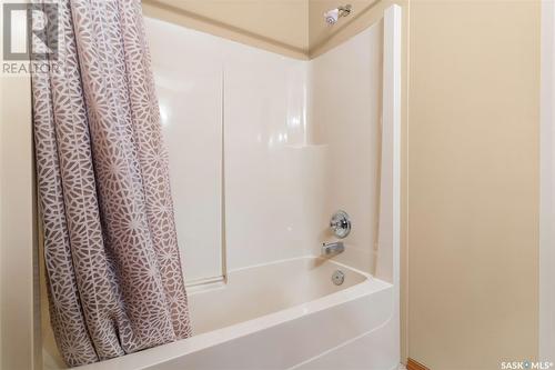 4028 Garnet Street, Regina, SK - Indoor Photo Showing Bathroom