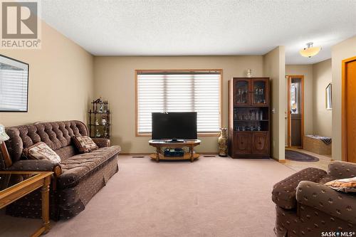 4028 Garnet Street, Regina, SK - Indoor Photo Showing Living Room