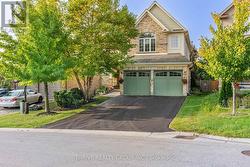 877 TEAKWOOD LANE  London, ON N6H 0E5