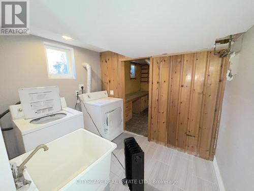 2231 Sidney Drive, Mississauga, ON - Indoor Photo Showing Laundry Room