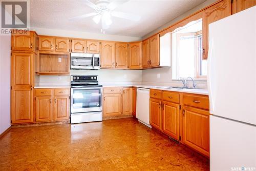 102 45 Kensington Crescent, Regina, SK - Indoor Photo Showing Kitchen