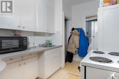 2100 York Street, Regina, SK - Indoor Photo Showing Kitchen