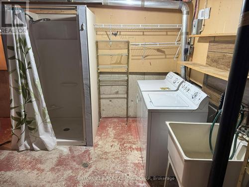 43 Rosamond Crescent, London, ON - Indoor Photo Showing Laundry Room