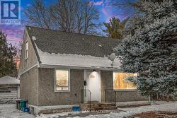 1558 ALTA VISTA DRIVE  Ottawa, ON K1G 0G2