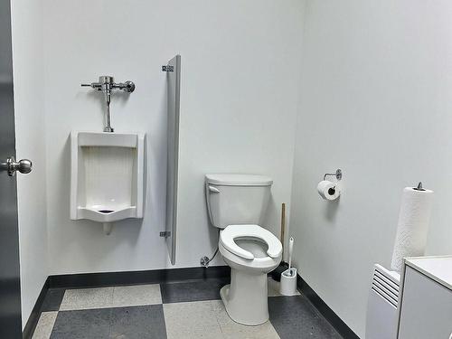 Salle d'eau - 112 Ch. Ontario, Notre-Dame-Du-Nord, QC - Indoor Photo Showing Bathroom