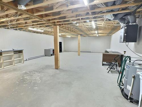 Sous-sol - 112 Ch. Ontario, Notre-Dame-Du-Nord, QC - Indoor Photo Showing Basement