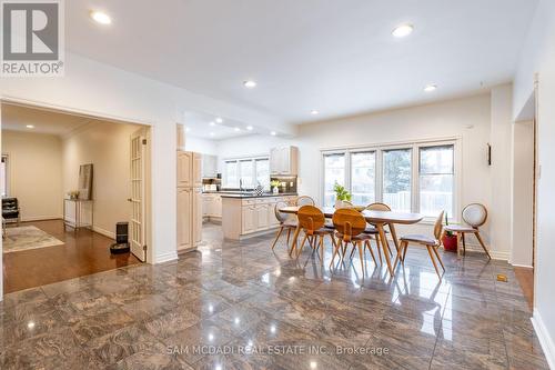 2339 Glengarry Road, Mississauga, ON - Indoor Photo Showing Dining Room