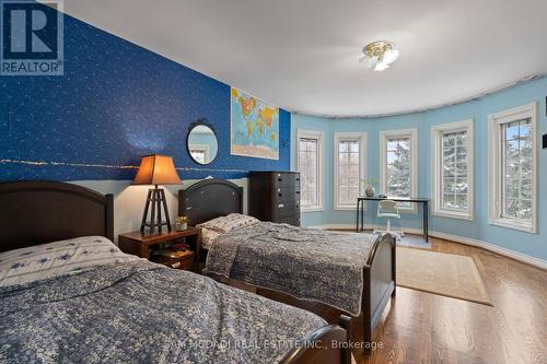 2339 Glengarry Road, Mississauga, ON - Indoor Photo Showing Bedroom