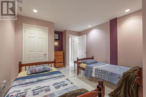 2339 Glengarry Road, Mississauga, ON - Indoor Photo Showing Bedroom