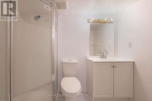 2339 Glengarry Road, Mississauga, ON - Indoor Photo Showing Bathroom