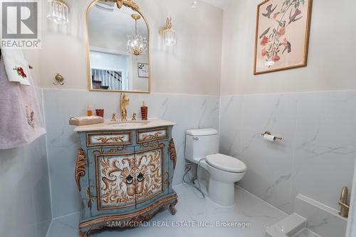 2339 Glengarry Road, Mississauga, ON - Indoor Photo Showing Bathroom