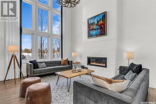 327 Pritchard Crescent, Saskatoon, SK - Indoor Photo Showing Living Room With Fireplace