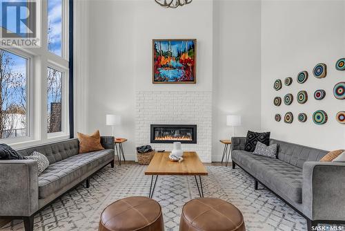 327 Pritchard Crescent, Saskatoon, SK - Indoor Photo Showing Living Room With Fireplace