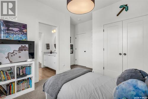 327 Pritchard Crescent, Saskatoon, SK - Indoor Photo Showing Bedroom