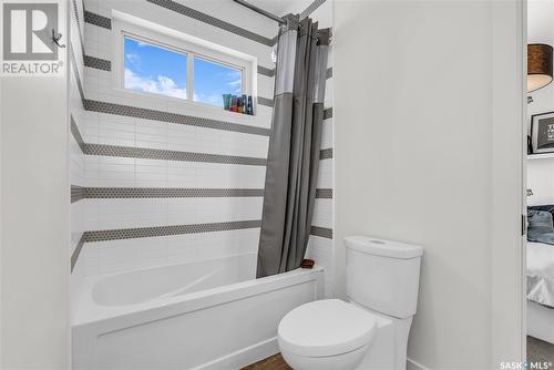 327 Pritchard Crescent, Saskatoon, SK - Indoor Photo Showing Bathroom