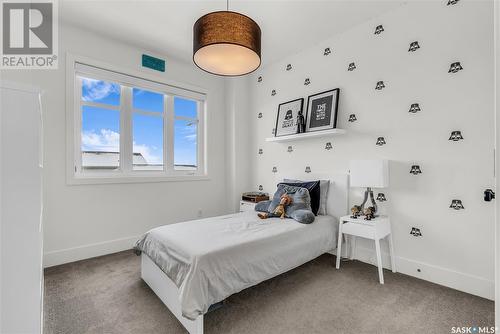 327 Pritchard Crescent, Saskatoon, SK - Indoor Photo Showing Bedroom