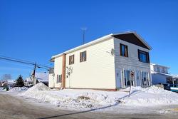 521  - 525 1re Rue O.  Barraute, QC J0Y 1A0