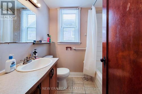 107 Haddon Avenue S, Hamilton, ON - Indoor Photo Showing Bathroom