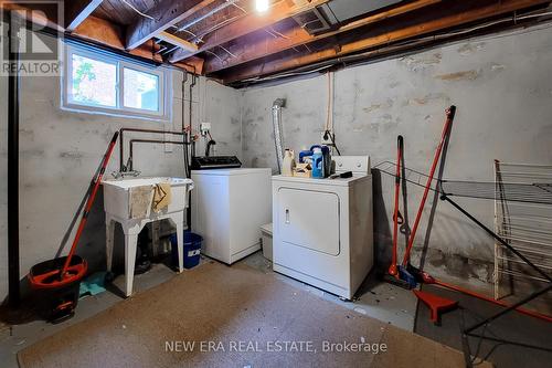 107 Haddon Avenue S, Hamilton, ON - Indoor Photo Showing Laundry Room