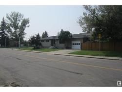 3704 112A ST NW  Edmonton, AB T6J 1K3