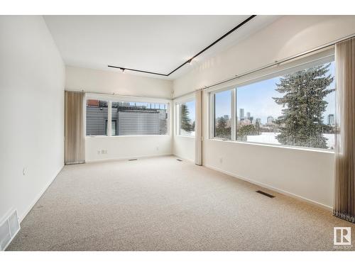 8771 Strathearn Dr Nw, Edmonton, AB - Indoor Photo Showing Other Room