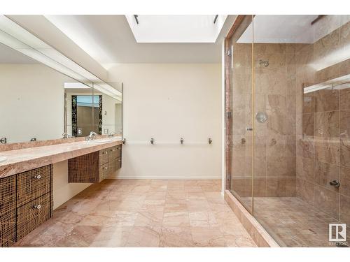 8771 Strathearn Dr Nw, Edmonton, AB - Indoor Photo Showing Bathroom