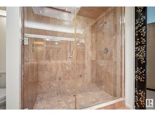 8771 Strathearn Dr Nw, Edmonton, AB - Indoor Photo Showing Bathroom