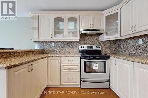 120 Danielson Court, Mississauga, ON - Indoor Photo Showing Kitchen